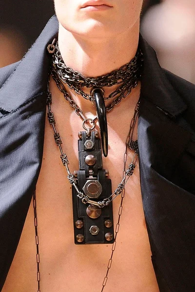 Look 4